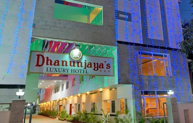 Dhanunjayas Luxury Hotel Хосур Екстер'єр фото